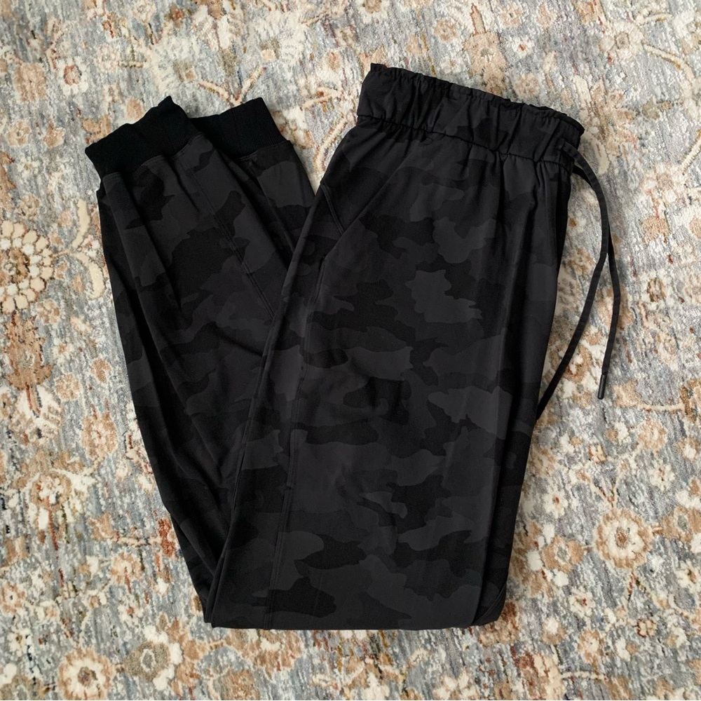 Lululemon Women’s Stretch High-Rise Jogger